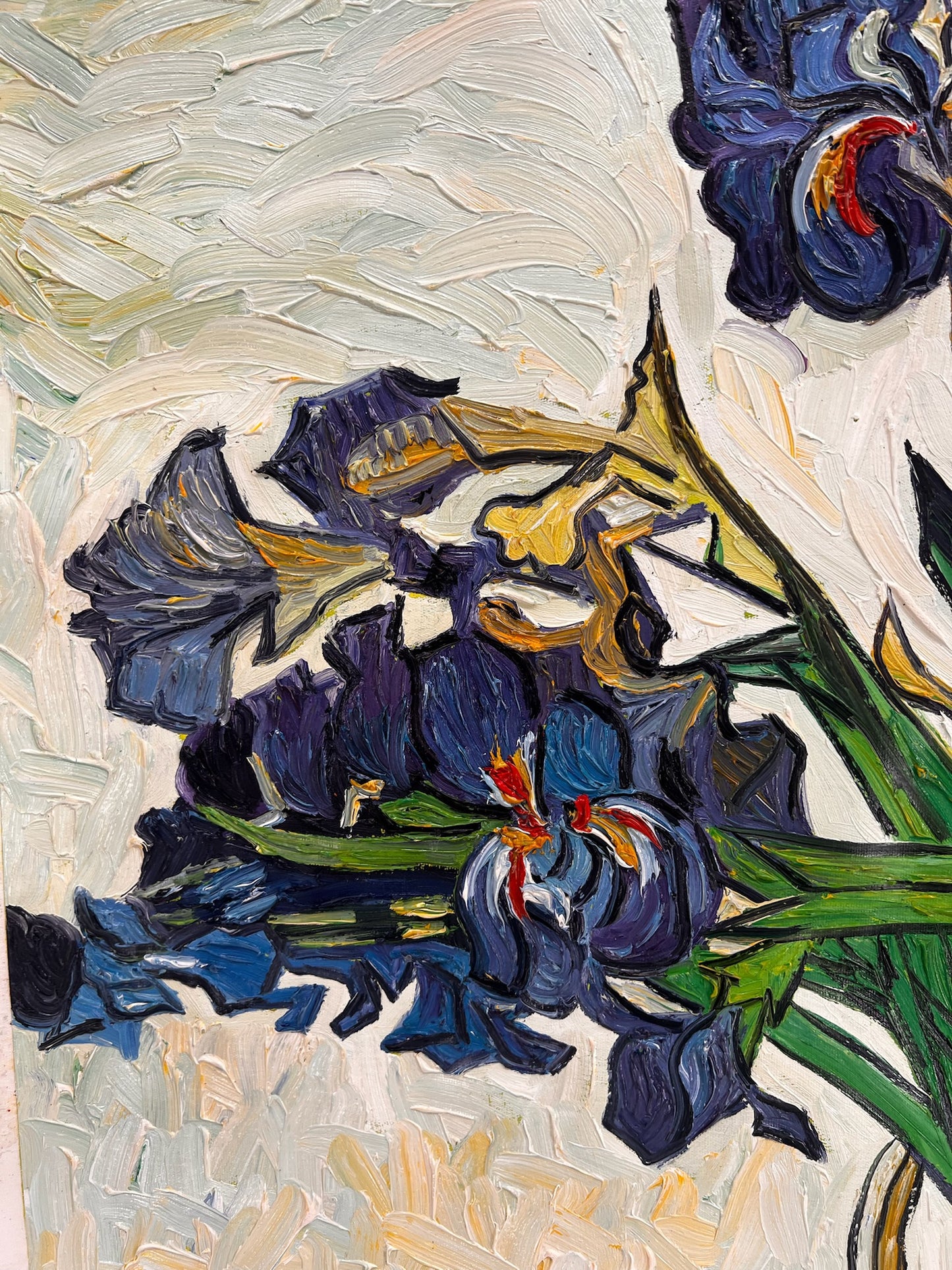 Vaas met irissen (naar Vincent van Gogh) – Handgeschilderd post-impressionistisch olieverfschilderij op doek (73 × 92,5 cm)