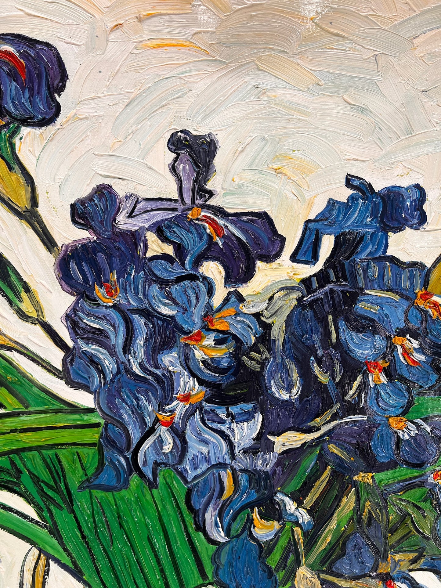 Vaas met irissen (naar Vincent van Gogh) – Handgeschilderd post-impressionistisch olieverfschilderij op doek (73 × 92,5 cm)