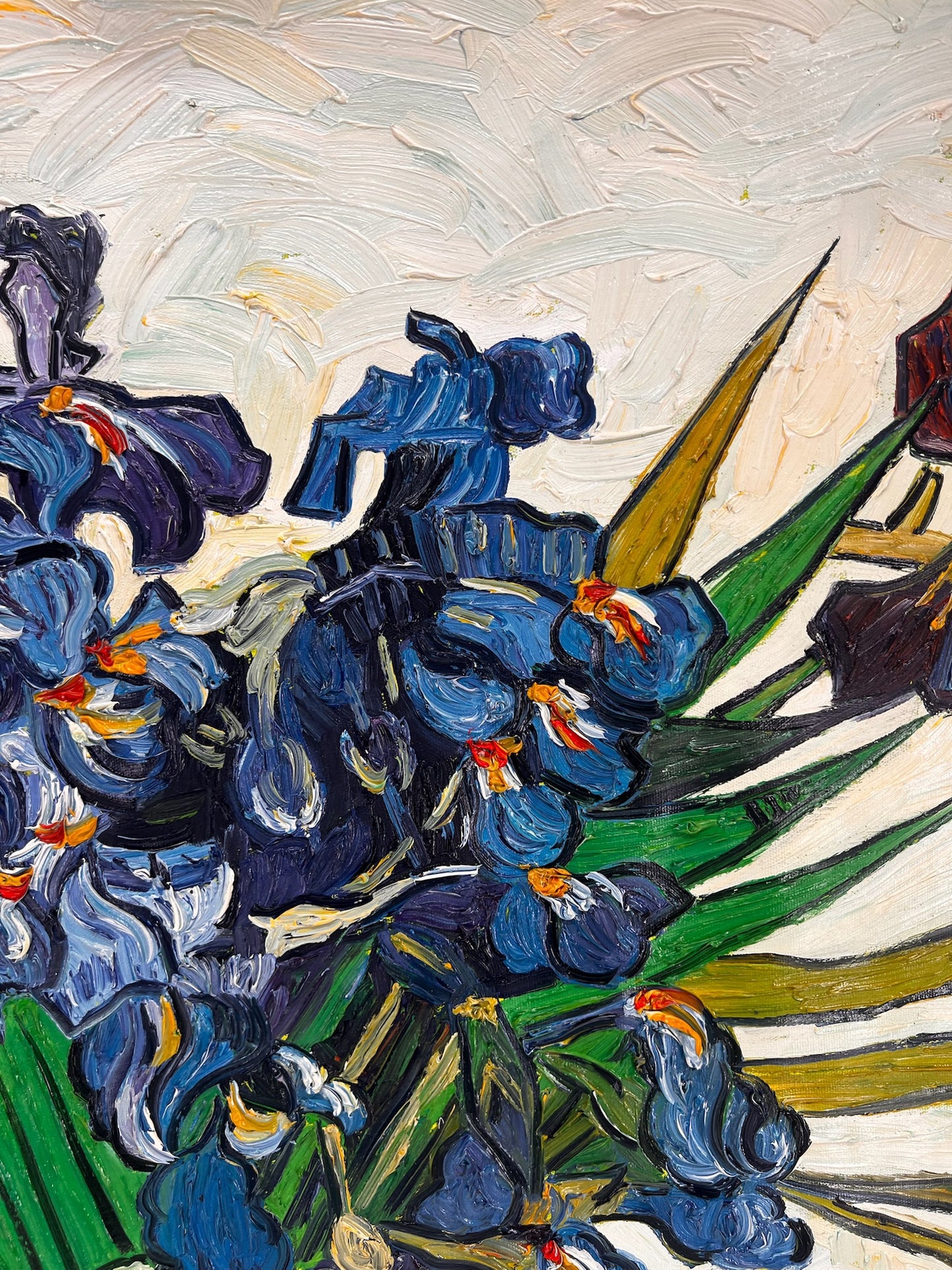 Vaas met irissen (naar Vincent van Gogh) – Handgeschilderd post-impressionistisch olieverfschilderij op doek (73 × 92,5 cm)