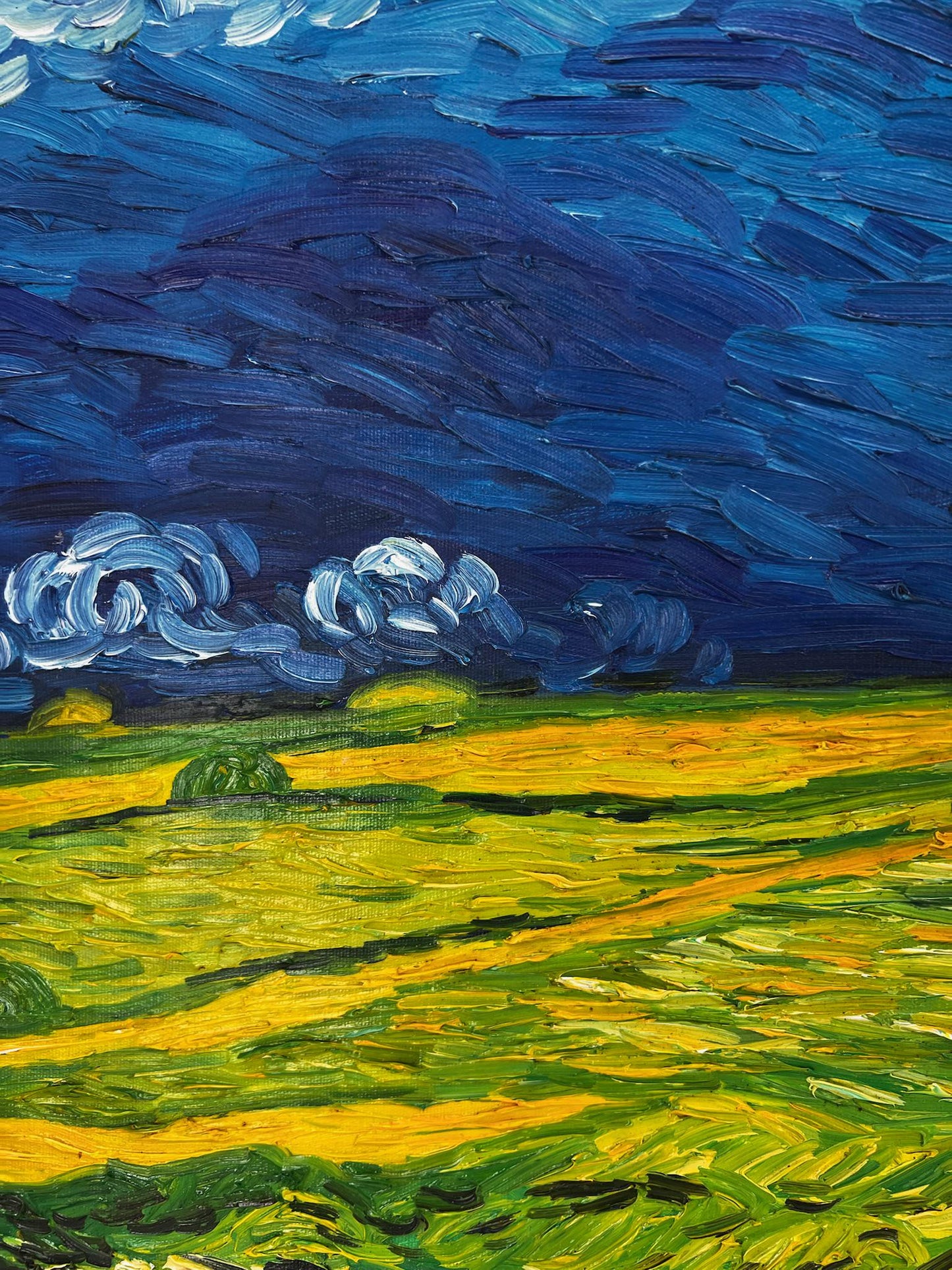 Handgeschilderd Van Gogh Korenveld onder dreigende luchten: post-impressionistisch olieverfschilderij